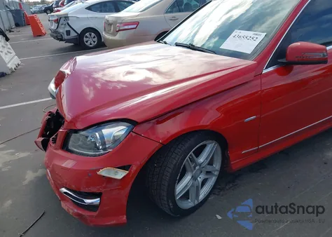 2012 Mercedes-Benz C 350 Sport из США, поврежденный, VIN WDDGF5HB2CR219807